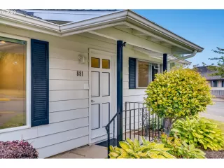 Photo #4: 20222209 Listing