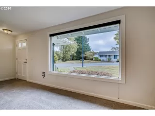 Photo #6: 20222209 Listing