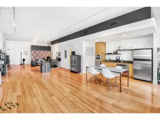 Photo #4: 20222456 Listing 