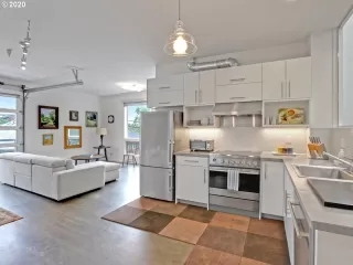 Photo #2: 20223441 Listing