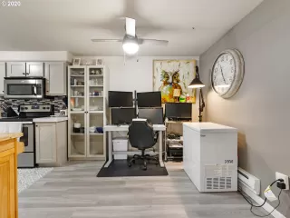 Photo #6: 20224239 Listing