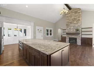 Photo #4: 20224635 Listing