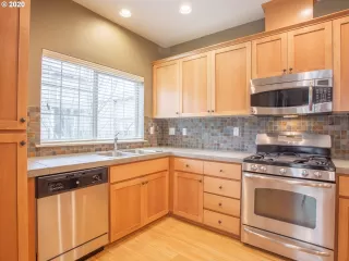 Photo #2: 20226075 Listing 