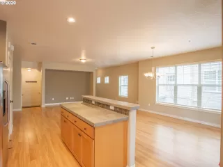 Photo #4: 20226075 Listing 