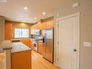 Photo #5: 20226075 Listing 