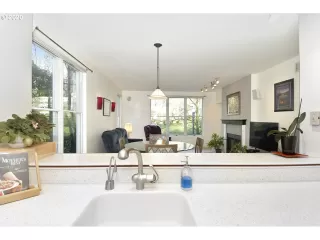 Photo #4: 20226135 Listing 