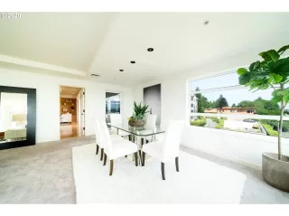 Photo #6: 20226420 Listing