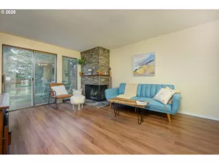 Photo #4: 20226764 Listing