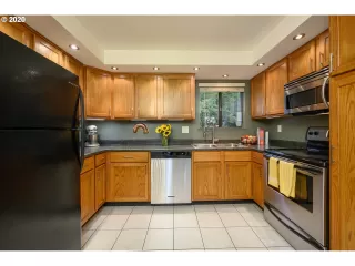 Photo #6: 20226764 Listing