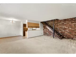 Photo #2: 20227133 Listing