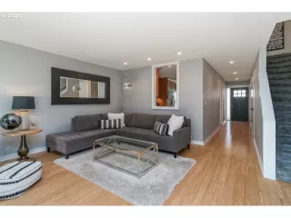 Photo #3: 20227898 Listing