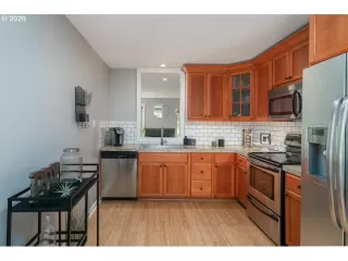 Photo #4: 20227898 Listing