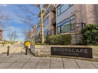 Photo #5: 20228525 Listing