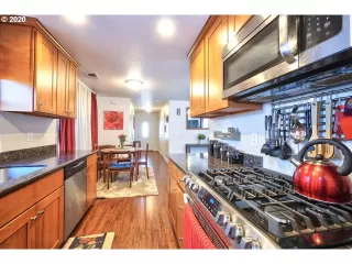 Photo #4: 20228640 Listing