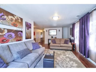 Photo #6: 20228640 Listing