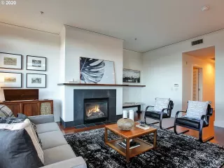 Photo #3: 20228996 Listing