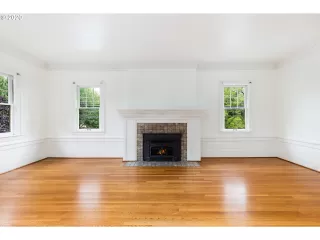 Photo #4: 20229439 Listing