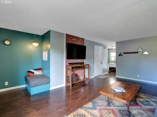 Photo #4: 20229573 Listing