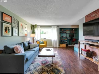 Photo #6: 20229573 Listing