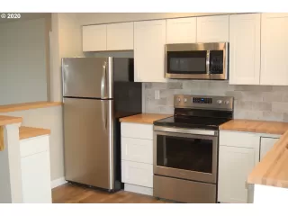 Photo #1: 20229657 Listing