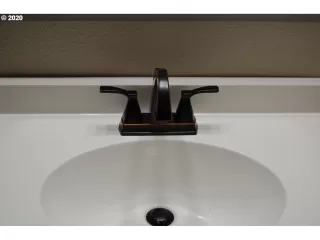 Photo #3: 20229657 Listing