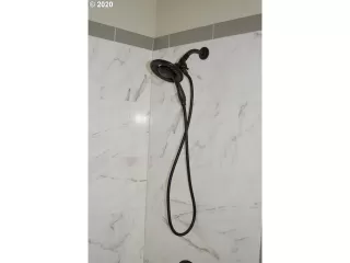 Photo #5: 20229657 Listing