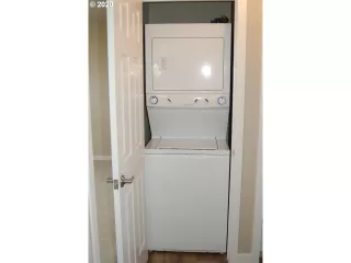 Photo #6: 20229657 Listing