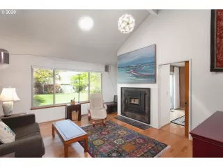 Photo #2: 20229921 Listing