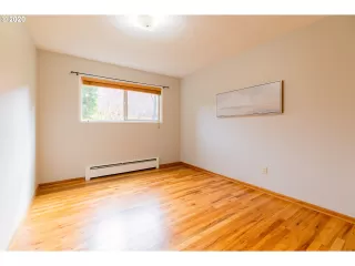 Photo #5: 20230262 Listing 