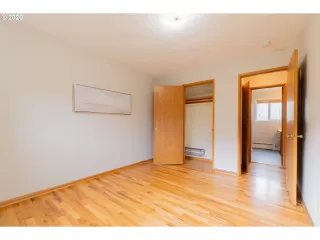 Photo #6: 20230262 Listing 