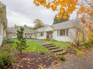 More Details about MLS # 20230984 : 4030 SE IVON ST 1