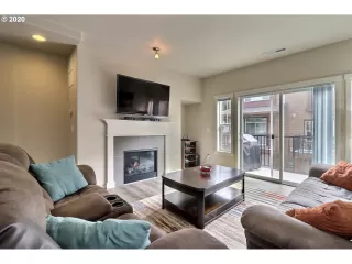 Photo #5: 20232024 Listing 