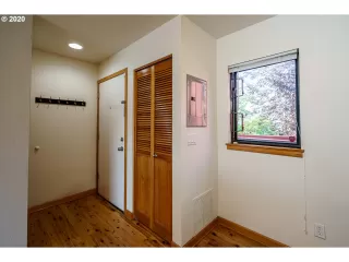 Photo #4: 20232463 Listing 