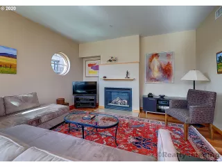 Photo #3: 20232473 Listing 