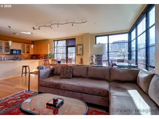 Photo #6: 20232473 Listing 