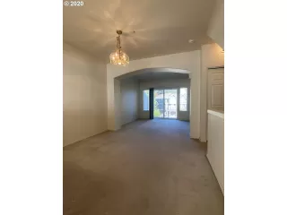 Photo #4: 20233145 Listing