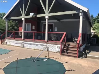 Photo #5: 20233488 Listing