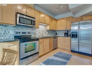 Photo #4: 20233576 Listing