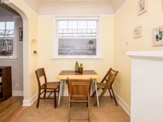 Photo #2: 20233628 Listing