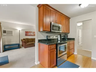 Photo #5: 20233681 Listing 