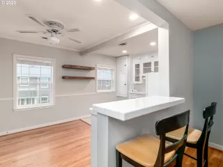 Photo #4: 20233815 Listing