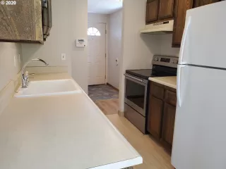 Photo #2: 20233996 Listing