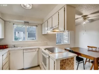 Photo #5: 20234220 Listing