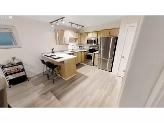 Photo #2: 20234461 Listing