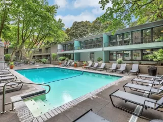Photo #3: 20234602 Listing