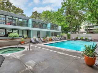 Photo #4: 20234602 Listing