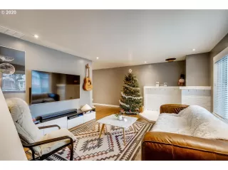 Photo #2: 20234809 Listing