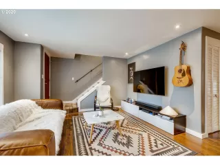 Photo #3: 20234809 Listing