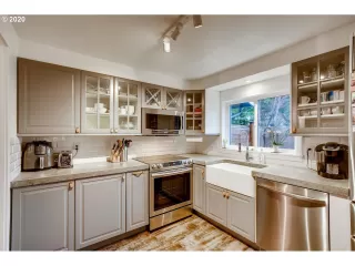 Photo #5: 20234809 Listing