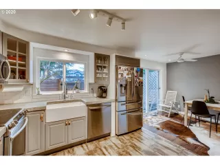 Photo #6: 20234809 Listing